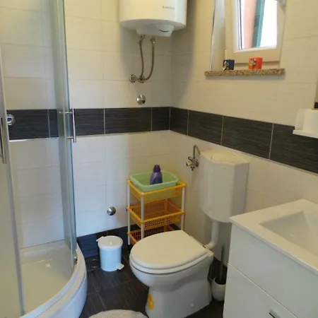 In 27904 Apartamento Nedeščina