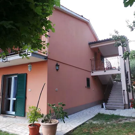 In 27904 Apartamento Nedeščina